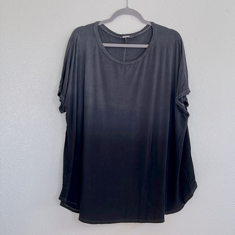Women's Black Short-Sleeve Tee